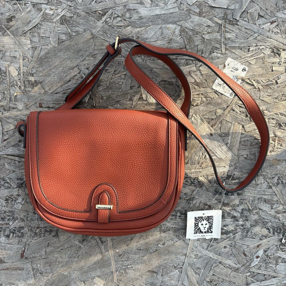 Anne Klein Crossbody Saddle Bag Pebbled Faux Leather Adjustable Strap Curved